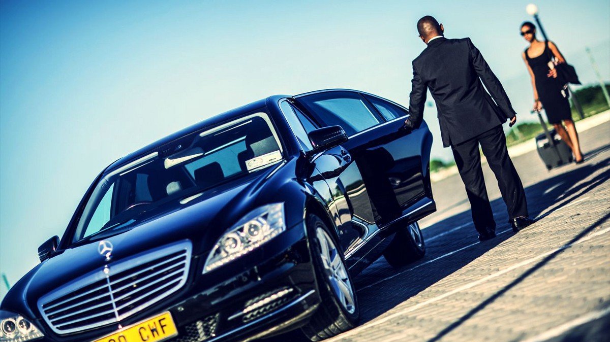 Reliability and Comfort: Chauffeur Services from Our Auto Center